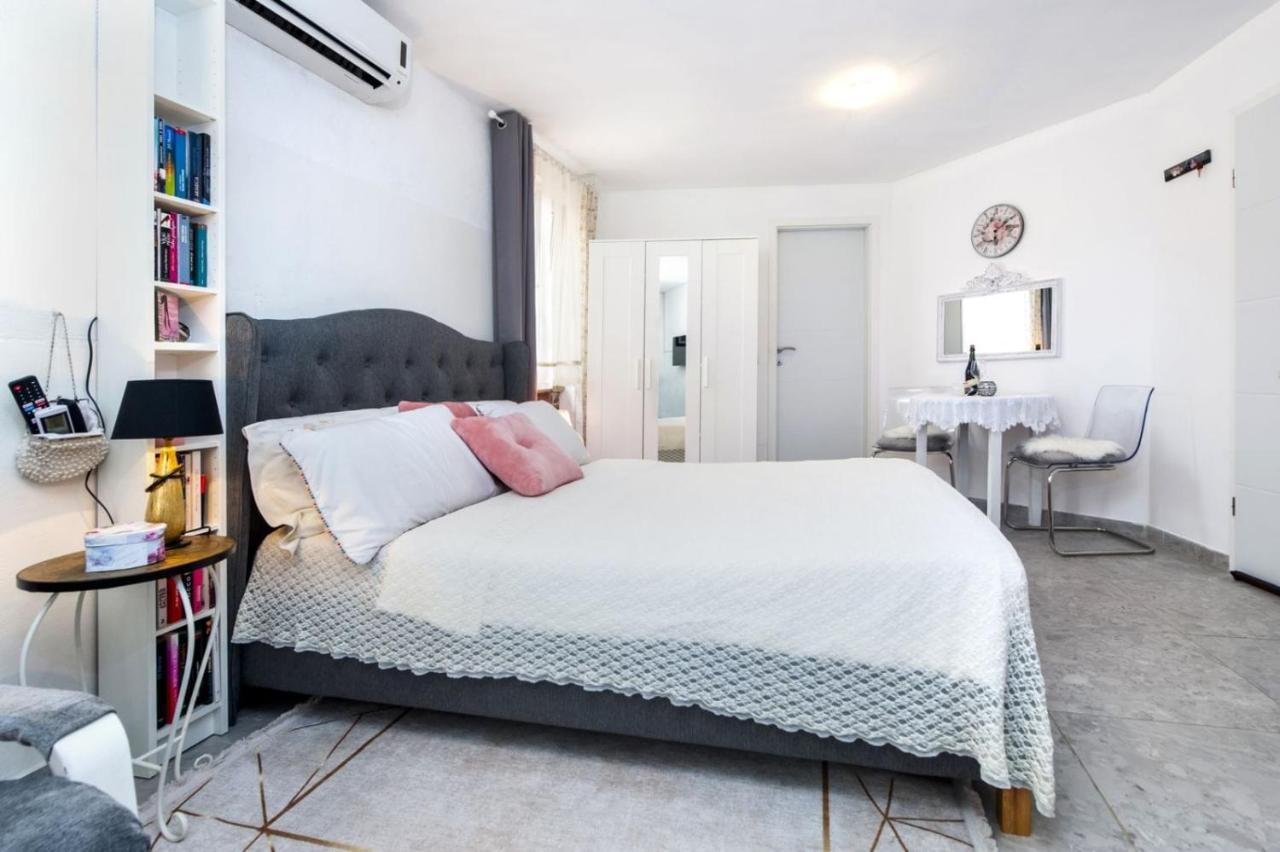 Apartments Casa Ivona โรวีน ภายนอก รูปภาพ